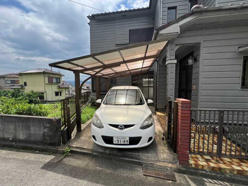 【紀の川市北山戸建の駐車場】