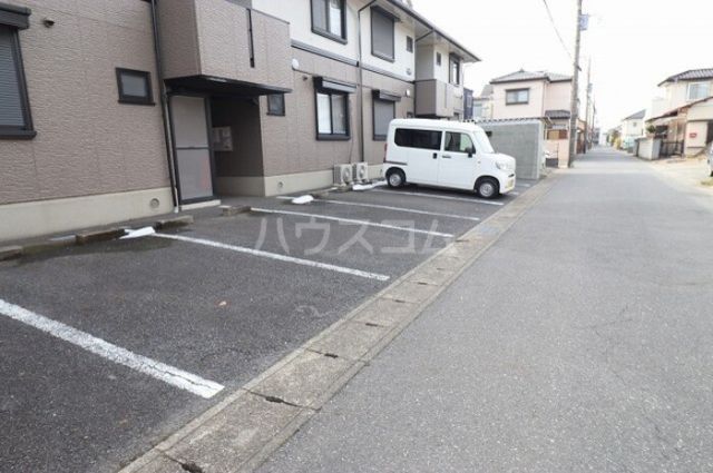 【松戸市上本郷のアパートの駐車場】