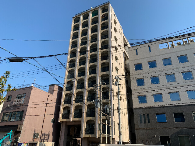 【福岡市博多区千代のマンションの建物外観】