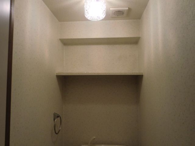 眺望　トイレ上部に棚あります！