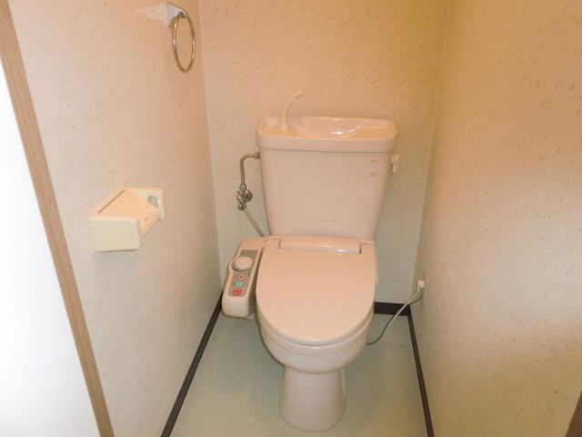トイレ　ウォシュレット付です！