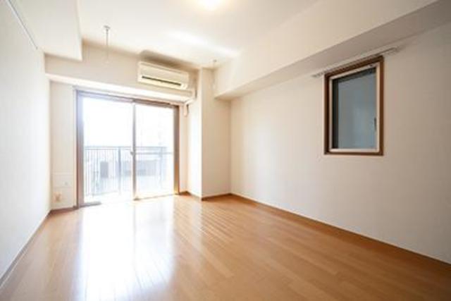 居室・リビング　ゆったり7.8帖の居室です