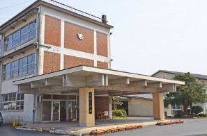 小学校　三朝小学校（小学校）まで662m