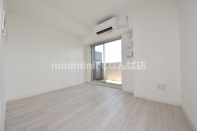 居室・リビング　洋室もきれいです！