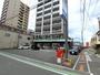 コンビニ　ファミリーマートおやま県庁前店（コンビニ）まで366m