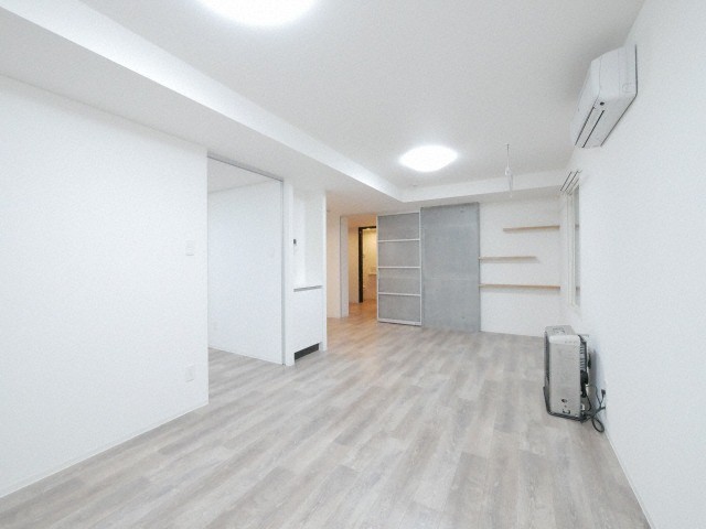 居室・リビング　白を基調としたキレイな内装のお部屋です！