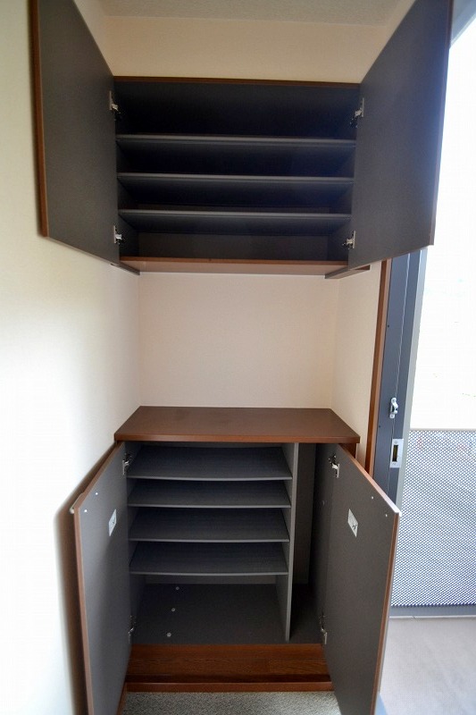 玄関　お問合せはシティホーム海田センター　082-821-2227