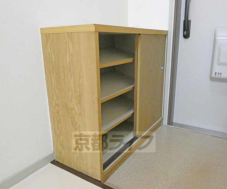 その他部屋・スペース　廊下にはシューズボックスもあります。