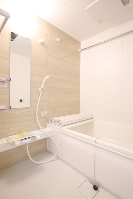 バス・シャワールーム　※風呂ふたは設備ではありません