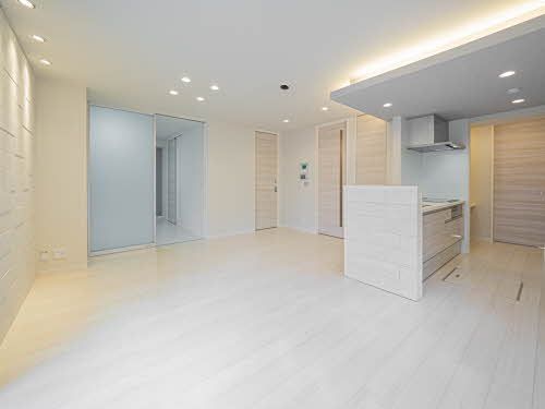 居室・リビング　【Ｌｉｖｉｎｇ】友人とでも、夫婦でも、みんなが、楽しくゆっ…