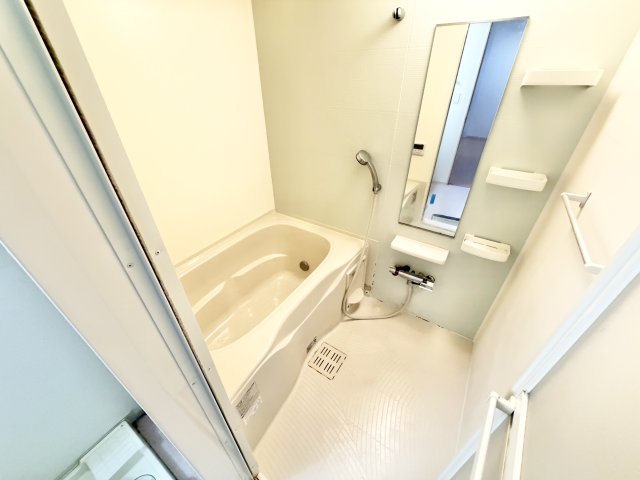 バス・シャワールーム　※別部屋参考写真