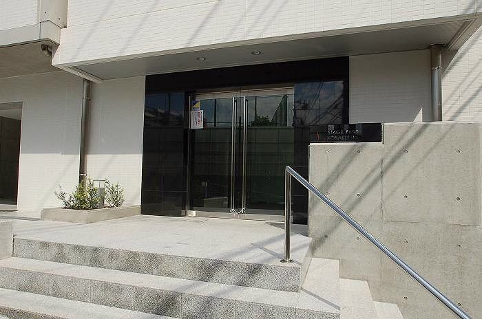 エントランス　ステージファースト後楽園　文京区春日2