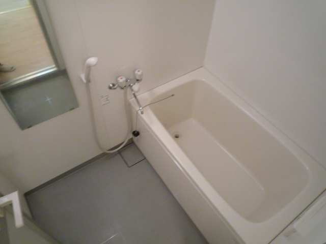 バス・シャワールーム　便利な浴室乾燥機付きバス