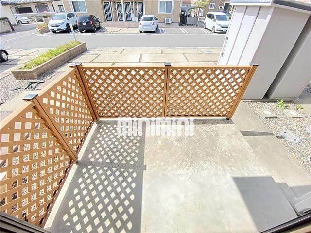 バルコニー　日当たりのいいテラスです