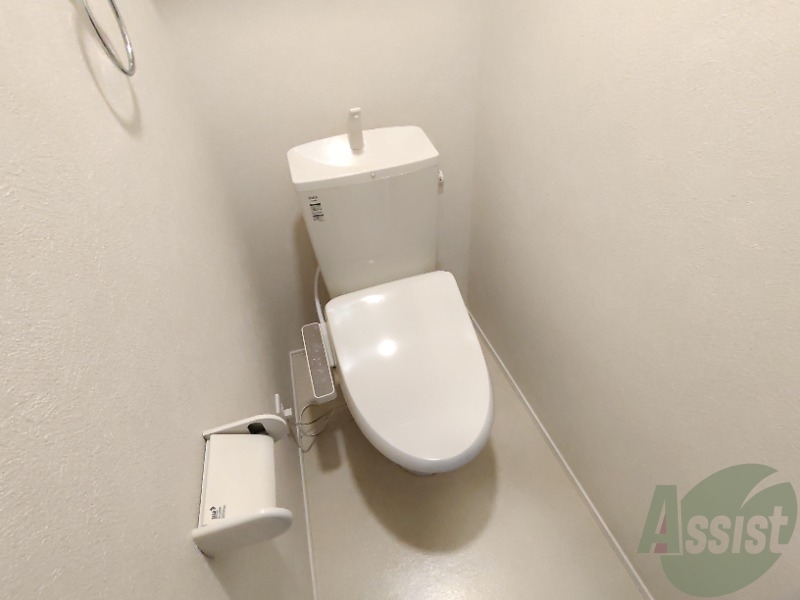 トイレ　トイレはこちらになります。温水洗浄便座で使い勝手よし。