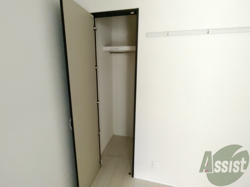 収納　収納はこちらになります。ハンガーフックもございます。