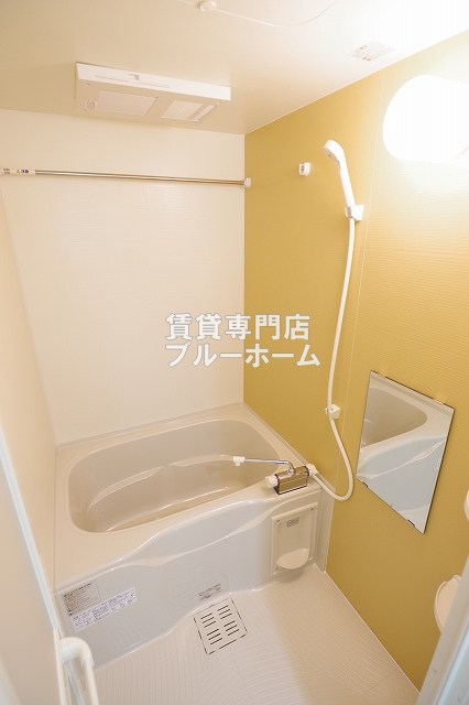 バス・シャワールーム　浴室乾燥機付きお風呂です！