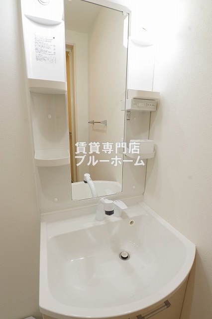 洗面設備　独立洗面台あります！