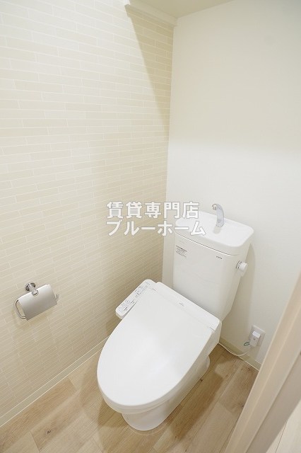 トイレ　温水洗浄便座付きのトイレです！