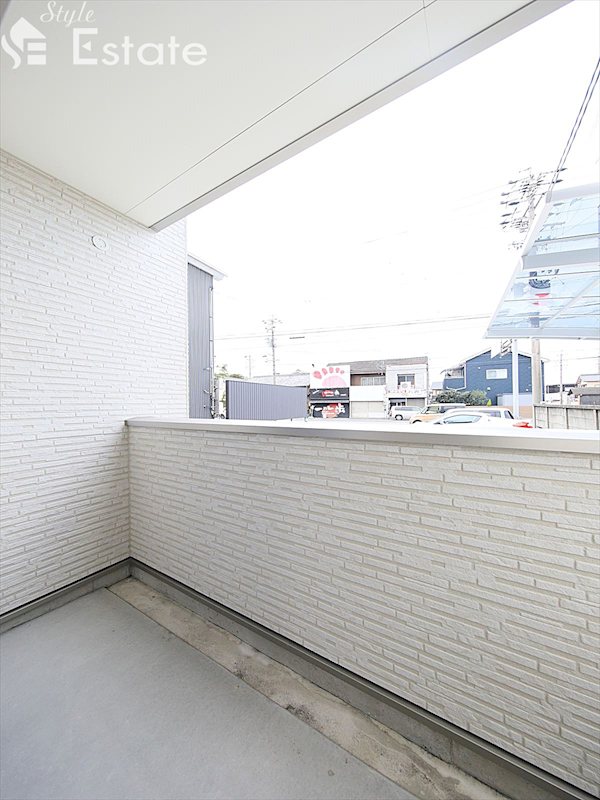 バルコニー　同仕様内装