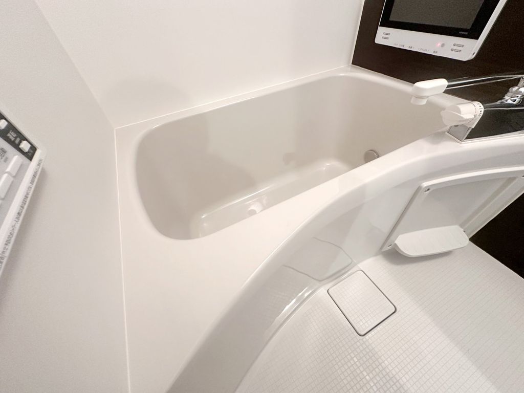 バス・シャワールーム　同物件別部屋写真