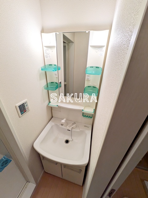 洗面設備　身支度に便利な洗面台♪