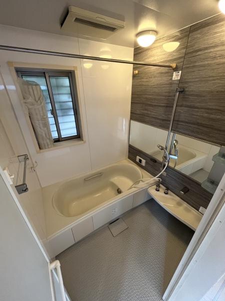 バス・シャワールーム　広々1坪タイプのバスルーム