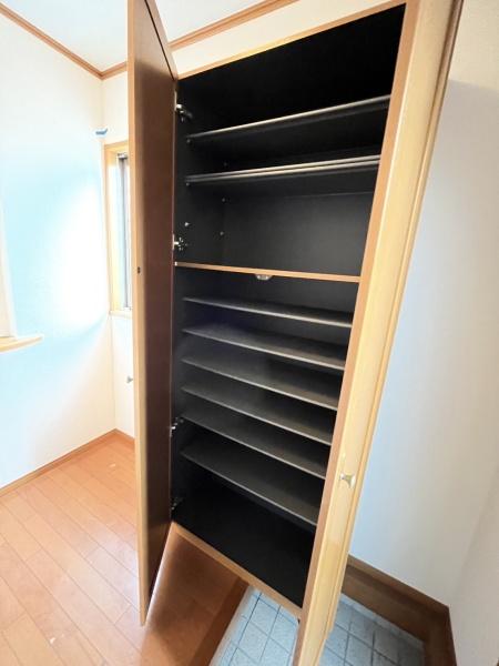 その他設備　下駄箱あります！