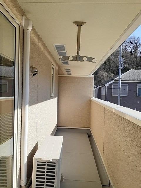 バルコニー　南西向きで日当たり良好です。