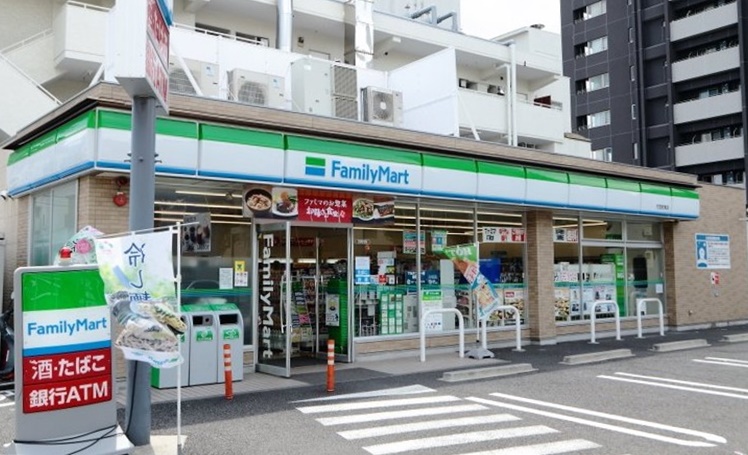 コンビニ　ファミリーマート 代官町東店（コンビニ）まで256m