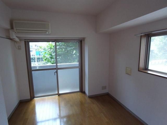 居室・リビング　角部屋２面採光