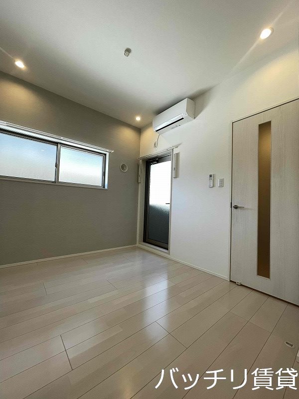 バルコニー　同型タイプの為、現状を優先いたします。