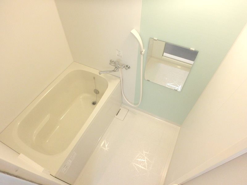 バス・シャワールーム　追い焚き機能付きゆったりバスルーム