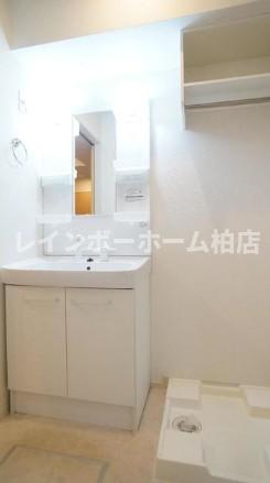 洗面設備　コンパクトで使いやすい洗面所