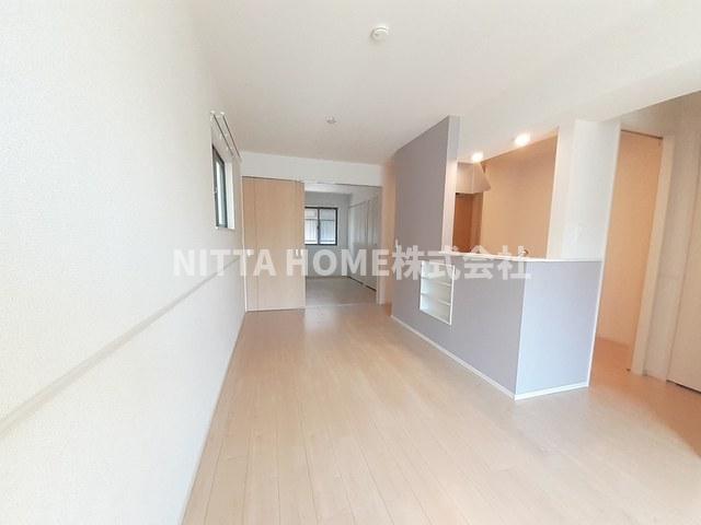 居室・リビング　南向き日当り良好のリビングルームです（＾＾）