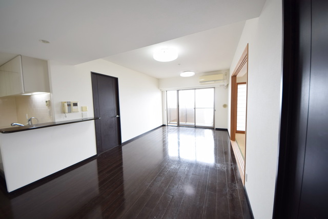 居室・リビング　～今日のご飯はハンバーグ～別号室参考写真～