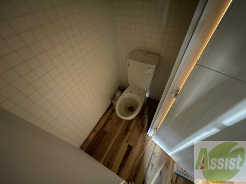 トイレ　ウォシュレット機能がついたトイレ。安心して使用できますね。