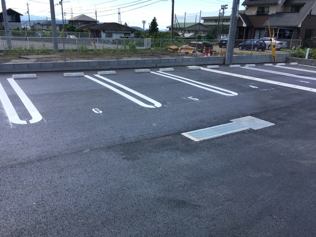 駐車場　駐車場