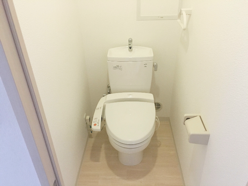 トイレ　温水洗浄暖房便座あり