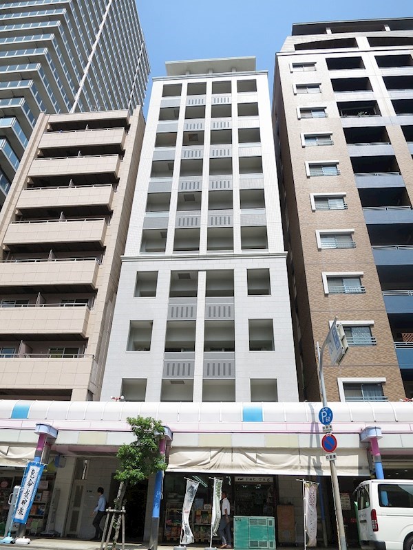 建物外観　鉄筋コンクリート造りのマンションです