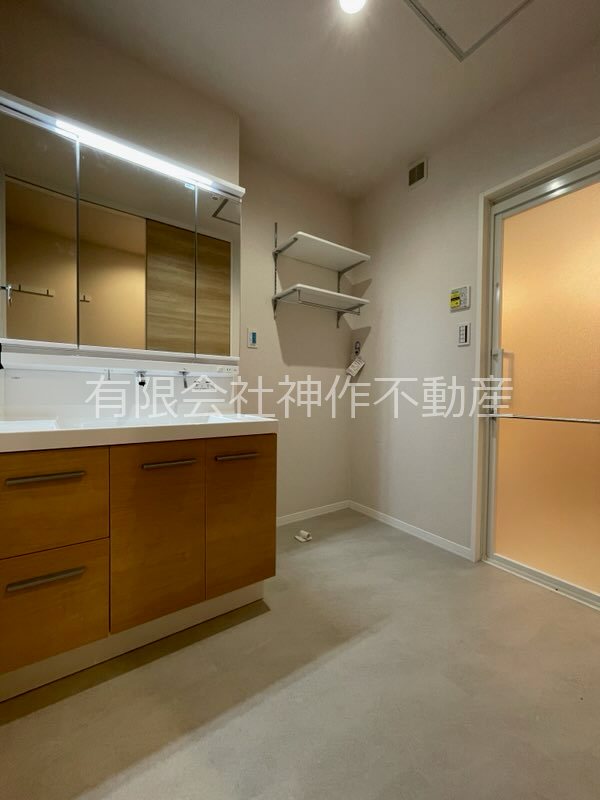 洗面設備　洗髪洗面化粧台