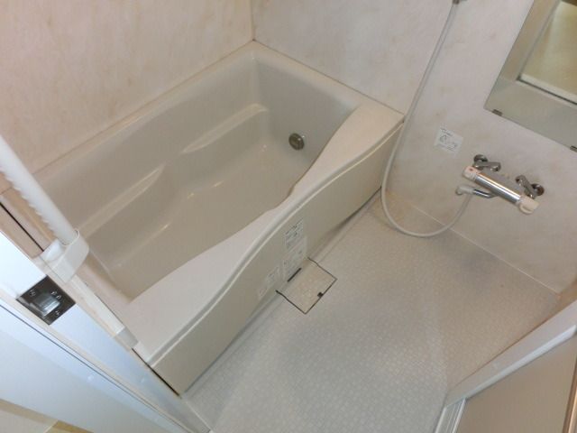 バス・シャワールーム　追焚できますよ。