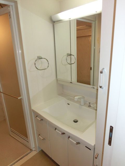 洗面設備　嬉しい独立洗面台