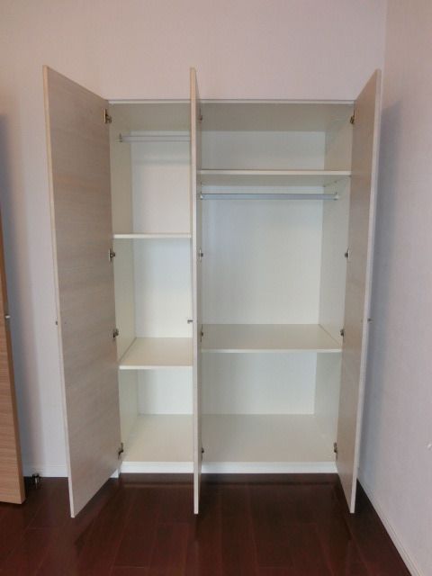 収納　奥行きのあるクローゼットです。