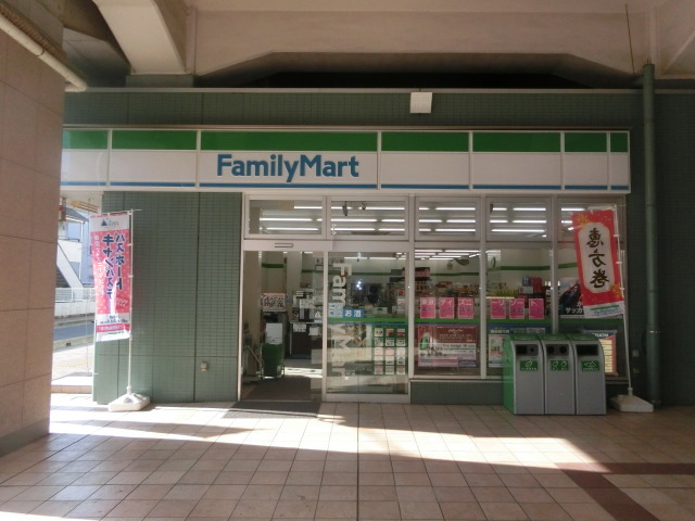 コンビニ　ファミリーマート妙典駅西口店（コンビニ）まで727m