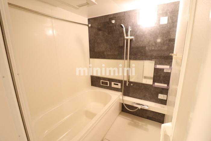 バス・シャワールーム　※写真は別号室のものですので現状優先とさせていただきます