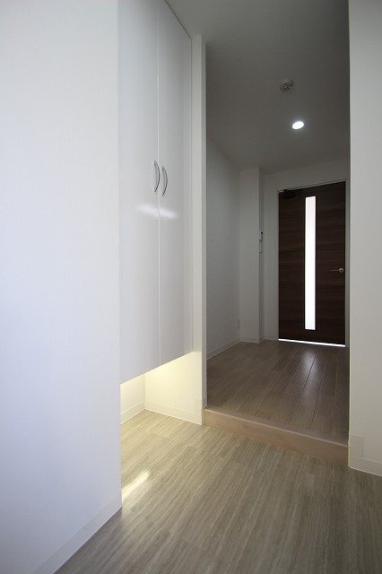 玄関　同物件別号室の写真です。