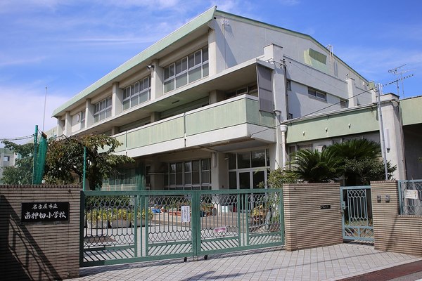 小学校　名古屋市立南押切小学校（小学校）まで898m
