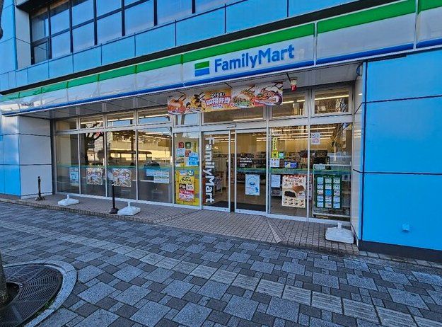 コンビニ　ファミリーマート西千葉春日町店（コンビニ）まで410m