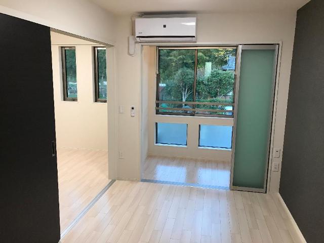 居室・リビング　室内